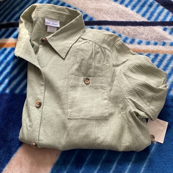 Two Piece Women’s Set - Picture 3 of 3